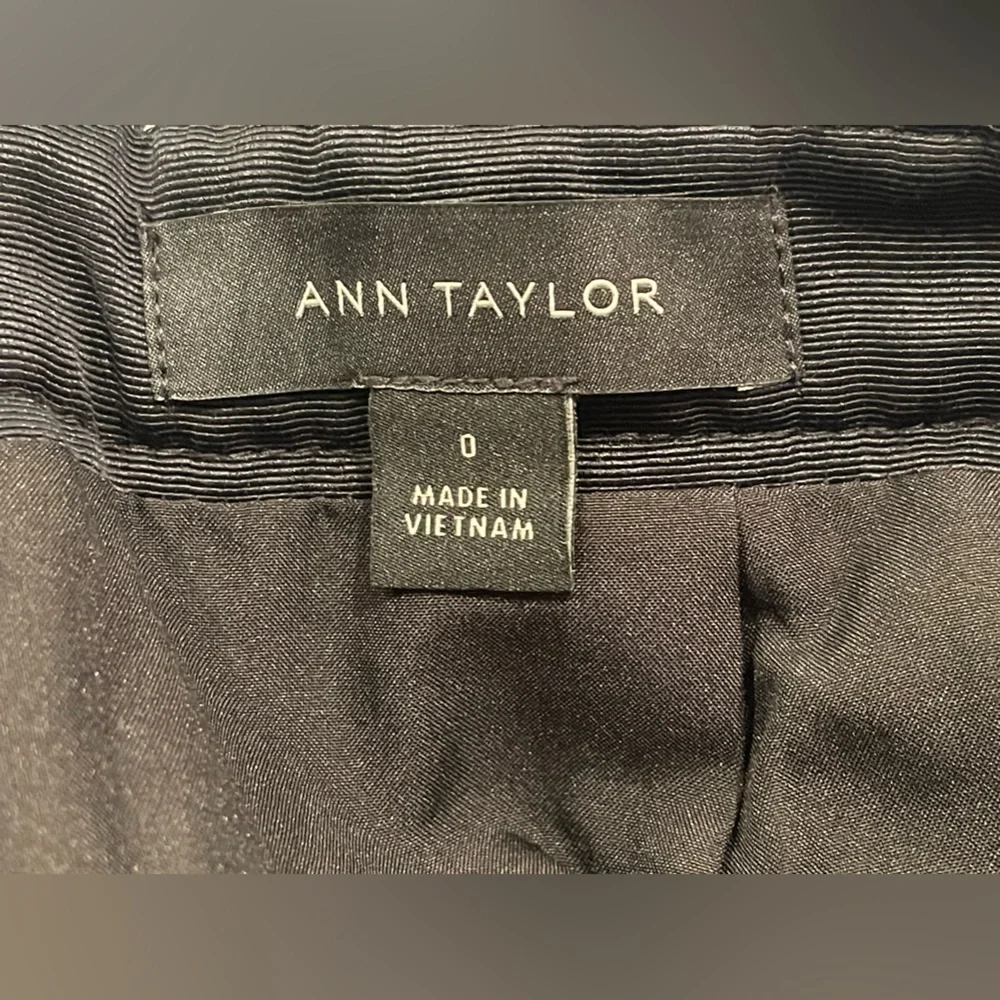 Ann Taylor‎ Tweed Lace Hem Pencil Skirt